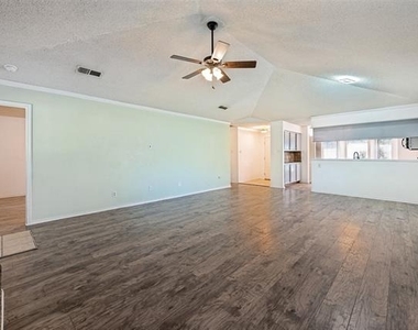 9008 Topperwind Court - Photo Thumbnail 6