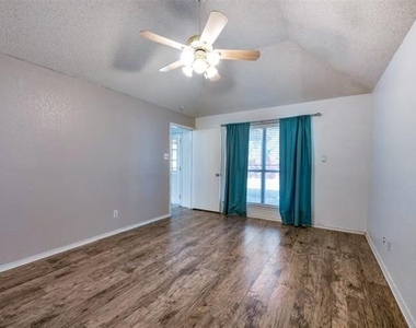 9008 Topperwind Court - Photo Thumbnail 10