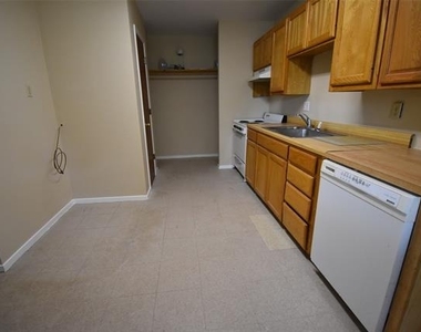 606 N Main Street - Photo Thumbnail 2