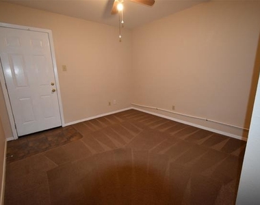 606 N Main Street - Photo Thumbnail 4