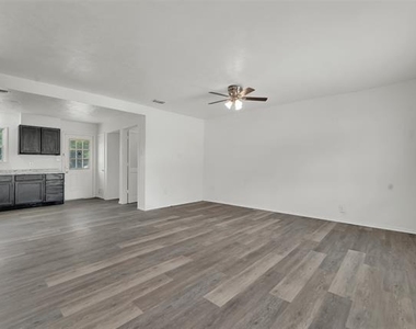 2682 Wasina Drive - Photo Thumbnail 2