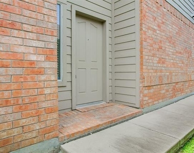 5824 Melanie Court - Photo Thumbnail 2