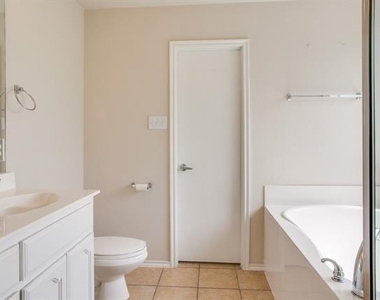 5824 Melanie Court - Photo Thumbnail 24