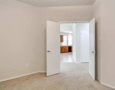 5824 Melanie Court - Photo Thumbnail 14