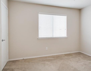 5824 Melanie Court - Photo Thumbnail 20