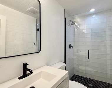 1840 W Thomas Road - Photo Thumbnail 12