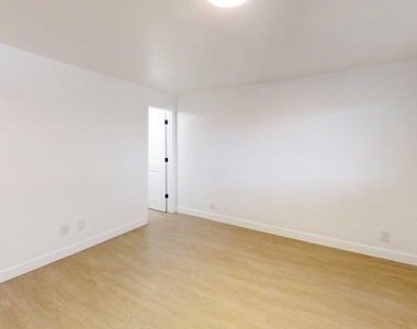 1840 W Thomas Road - Photo Thumbnail 8