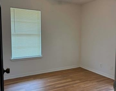 610 S Rike Street - Photo Thumbnail 12