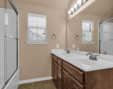 4924 Stray Creek Lane - Photo Thumbnail 19