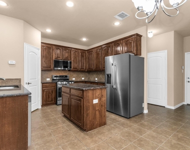 4924 Stray Creek Lane - Photo Thumbnail 7