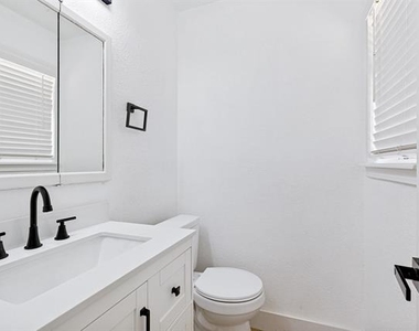 240 County Road 4358 - Photo Thumbnail 14