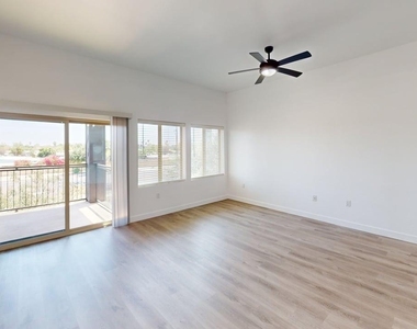 9160 N 67th Avenue - Photo Thumbnail 9