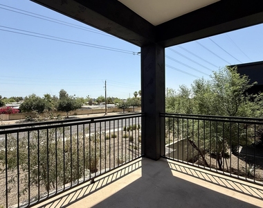 9160 N 67th Avenue - Photo Thumbnail 18