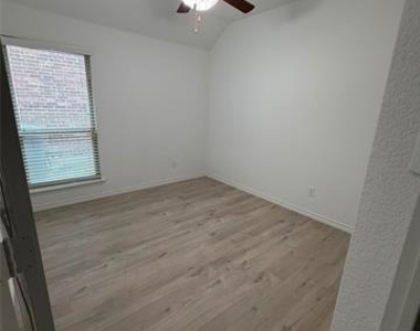 10020 Levelland Place - Photo Thumbnail 9