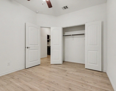 10020 Levelland Place - Photo Thumbnail 23
