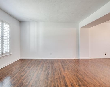 6465 Bordeaux Avenue - Photo Thumbnail 7