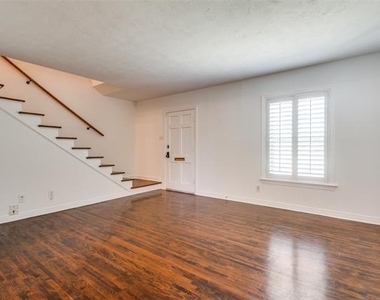 6465 Bordeaux Avenue - Photo Thumbnail 8