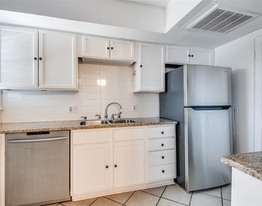 6465 Bordeaux Avenue - Photo Thumbnail 13