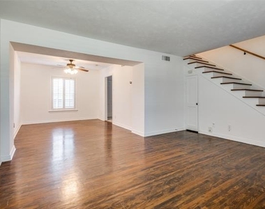 6465 Bordeaux Avenue - Photo Thumbnail 4