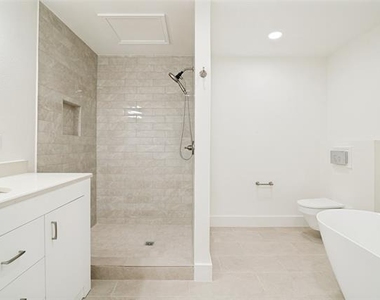 4211 Prescott Avenue - Photo Thumbnail 10