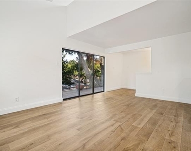 4211 Prescott Avenue - Photo Thumbnail 16