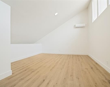 4211 Prescott Avenue - Photo Thumbnail 7