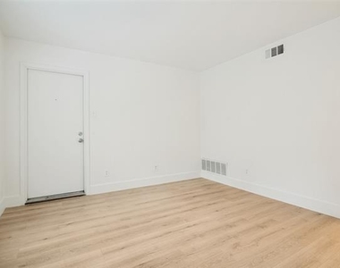 4211 Prescott Avenue - Photo Thumbnail 5