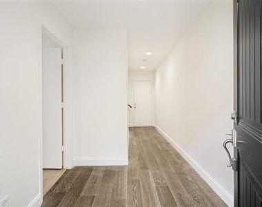 4211 Prescott Avenue - Photo Thumbnail 4
