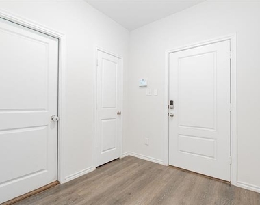 908 Old Bluff Road - Photo Thumbnail 2