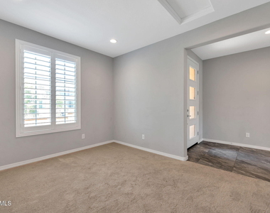 5819 N 88th Lane - Photo Thumbnail 3
