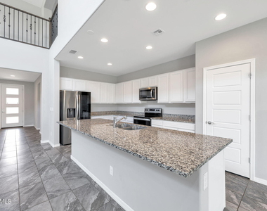 5819 N 88th Lane - Photo Thumbnail 10