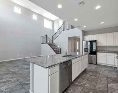 5819 N 88th Lane - Photo Thumbnail 13