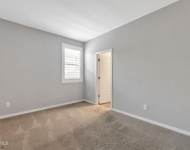 5819 N 88th Lane - Photo Thumbnail 5