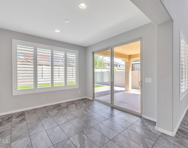 5819 N 88th Lane - Photo Thumbnail 14
