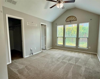 412 Windridge Drive - Photo Thumbnail 12