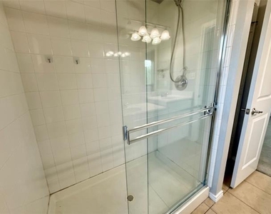 412 Windridge Drive - Photo Thumbnail 14