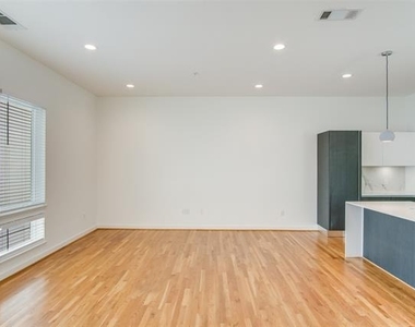 1515 S Akard Street - Photo Thumbnail 9