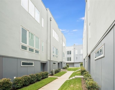 1515 S Akard Street - Photo Thumbnail 3
