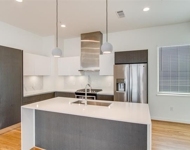1515 S Akard Street - Photo Thumbnail 6