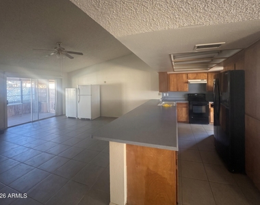 6420 W College Drive - Photo Thumbnail 4