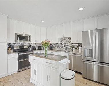 5632 Terry Street - Photo Thumbnail 7