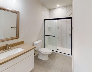 9160 N 67th Avenue - Photo Thumbnail 12