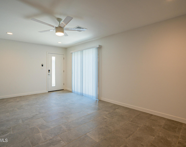 6227 N 13th Place - Photo Thumbnail 4