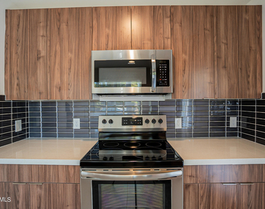 6227 N 13th Place - Photo Thumbnail 6