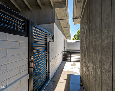 6227 N 13th Place - Photo Thumbnail 11