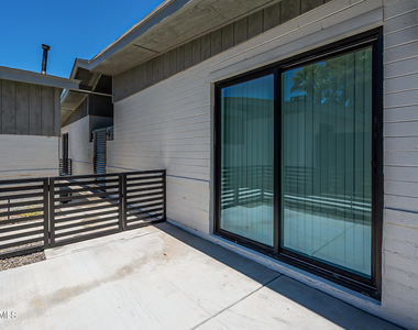 6227 N 13th Place - Photo Thumbnail 9