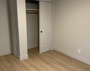 2309 N Dayton Street - Photo Thumbnail 18