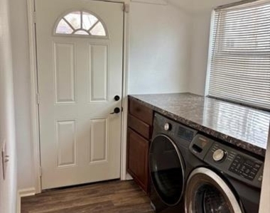 309 Emma Jane Street - Photo Thumbnail 8