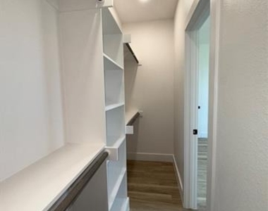 5506 Mesa Circle - Photo Thumbnail 12
