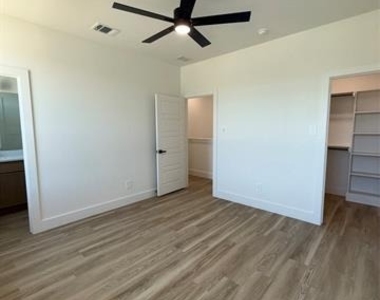 5506 Mesa Circle - Photo Thumbnail 17
